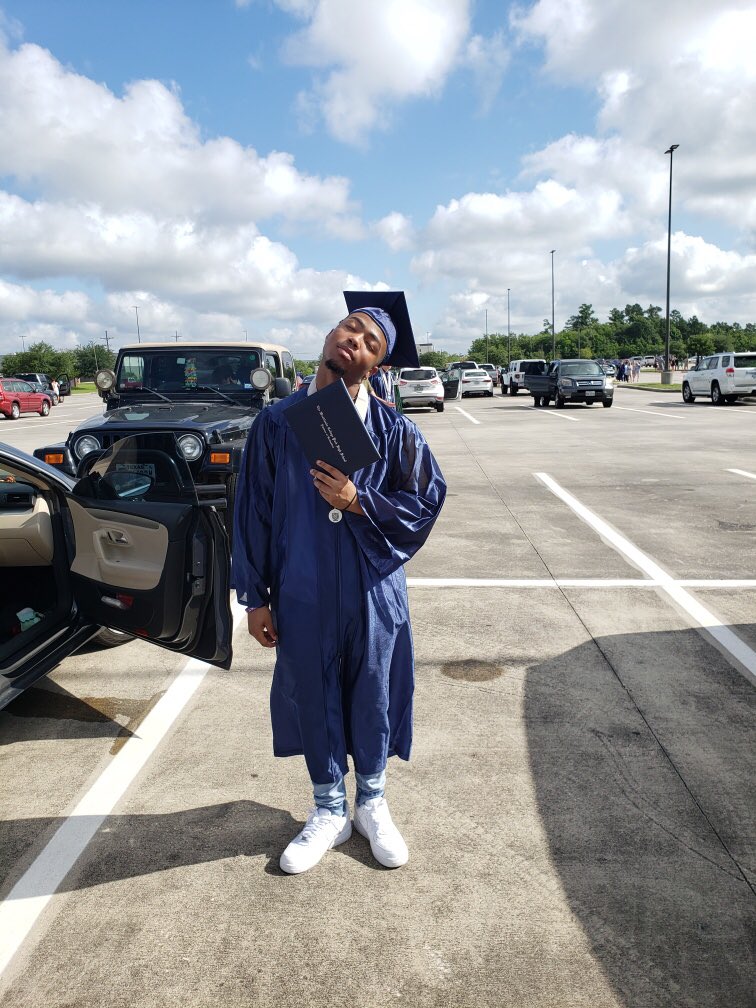QuaJon3's tweet photo. Mama I made it out 🤪 https://t.co/L8nqokX6a6