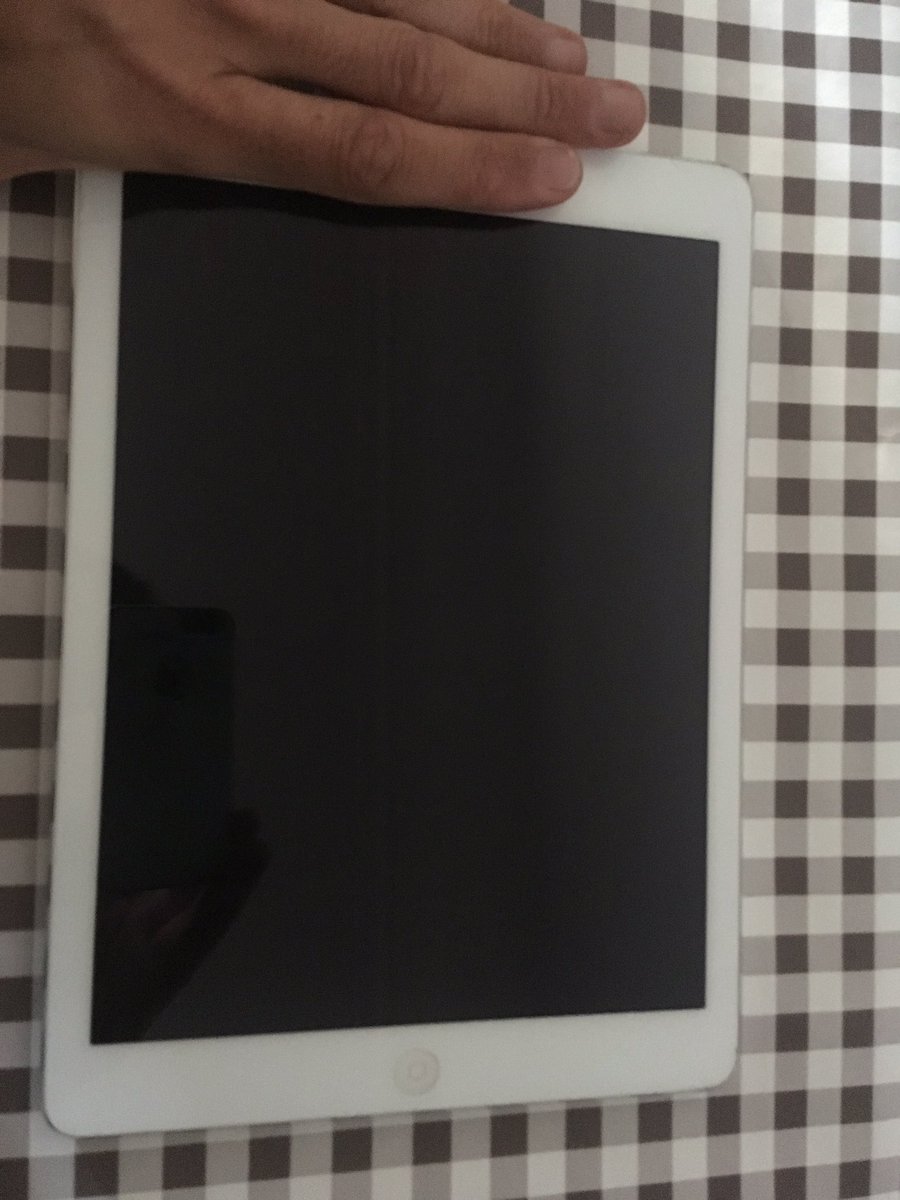 dediosarana's tweet photo. Se ha encontrado un IPad Air en la carretera de Cabo Home. Por favor, difundir este mensaje hasta llegar a su dueño. https://t.co/9imc9e7hot