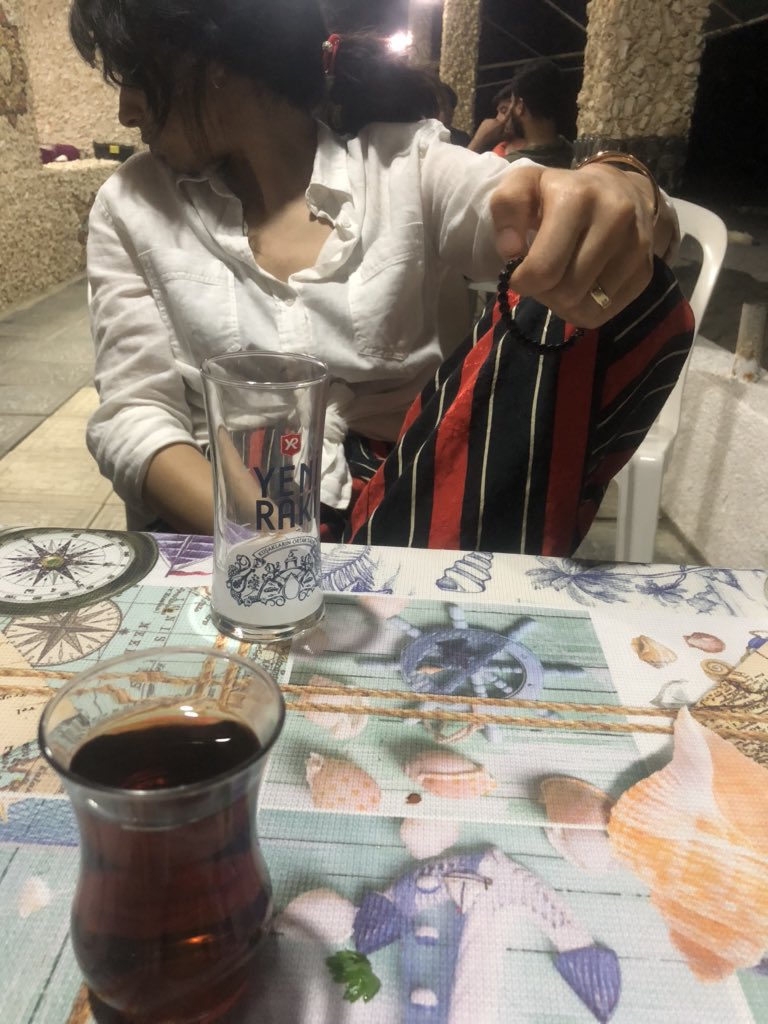 Erkek dediğin kadınına hizmet edecek #erkekleryerinibilsin