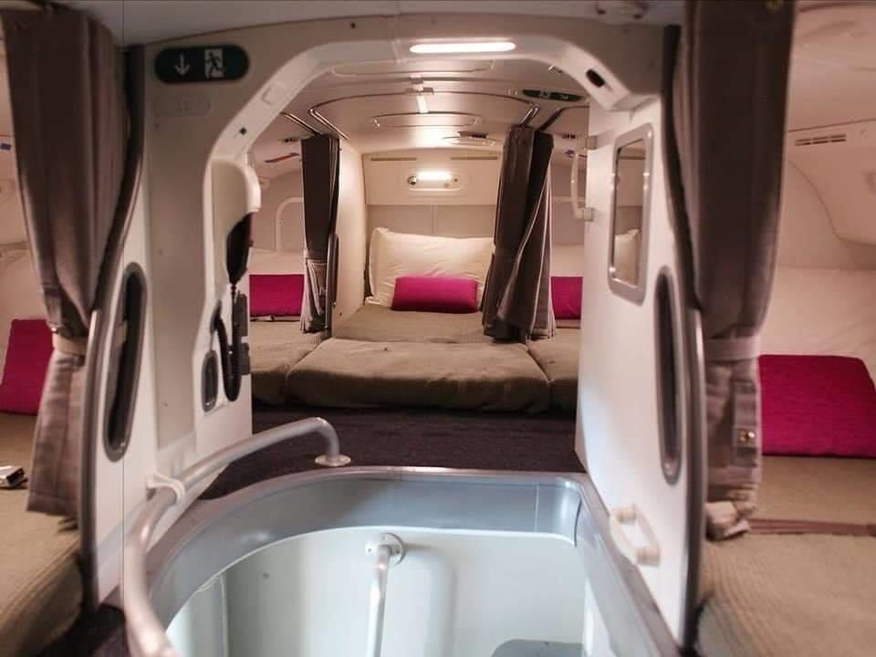 Ovbndofnd's tweet photo. Lo que nadie ve cuando sube a un avión. Nuestras “habitaciones” ☺️#crewlifestyle https://t.co/qzyLRkcBV6