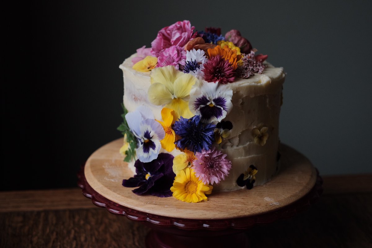 LibbyPageWrites's tweet photo. Today was supposed to be our wedding day. We baked a cake, decorated our flat, got dressed up and Skyped with our families. It wasn’t the day we’d hoped for but I’m feeling very grateful ❤️#lockdownwedding #unweddingday #nearlymarried https://t.co/FD3U19Fp0x