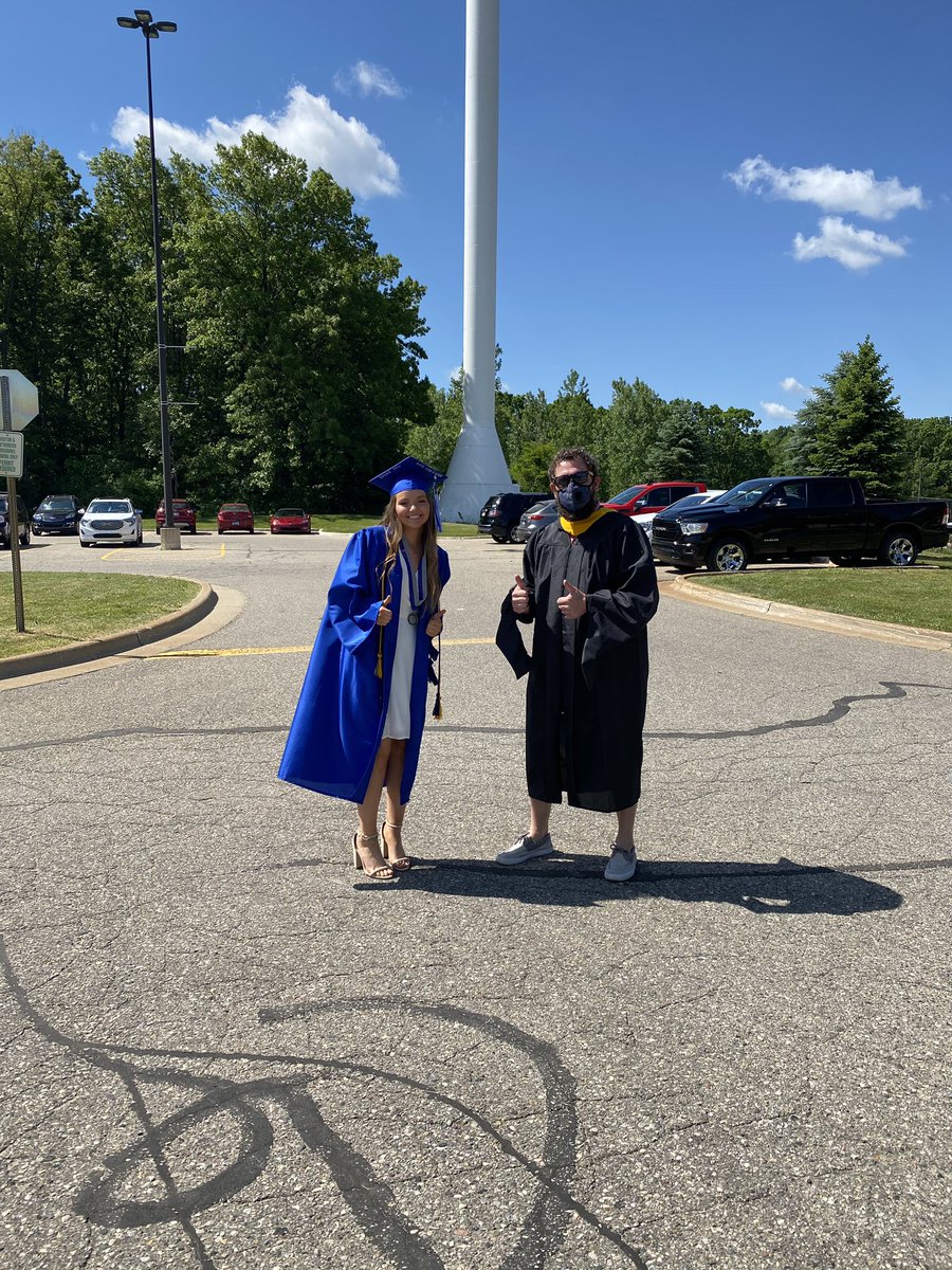 MrJonesIA's tweet photo. @int_acad They did it and we made it happen! Can’t hold down the #classof2020 #congrats #wellmissyou #IArocks @HuronValleyNews @PaulSalah https://t.co/v5XLwF3KoJ