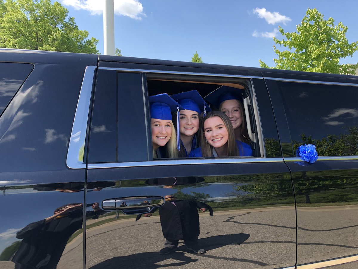 MrJonesIA's tweet photo. @int_acad They did it and we made it happen! Can’t hold down the #classof2020 #congrats #wellmissyou #IArocks @HuronValleyNews @PaulSalah https://t.co/v5XLwF3KoJ