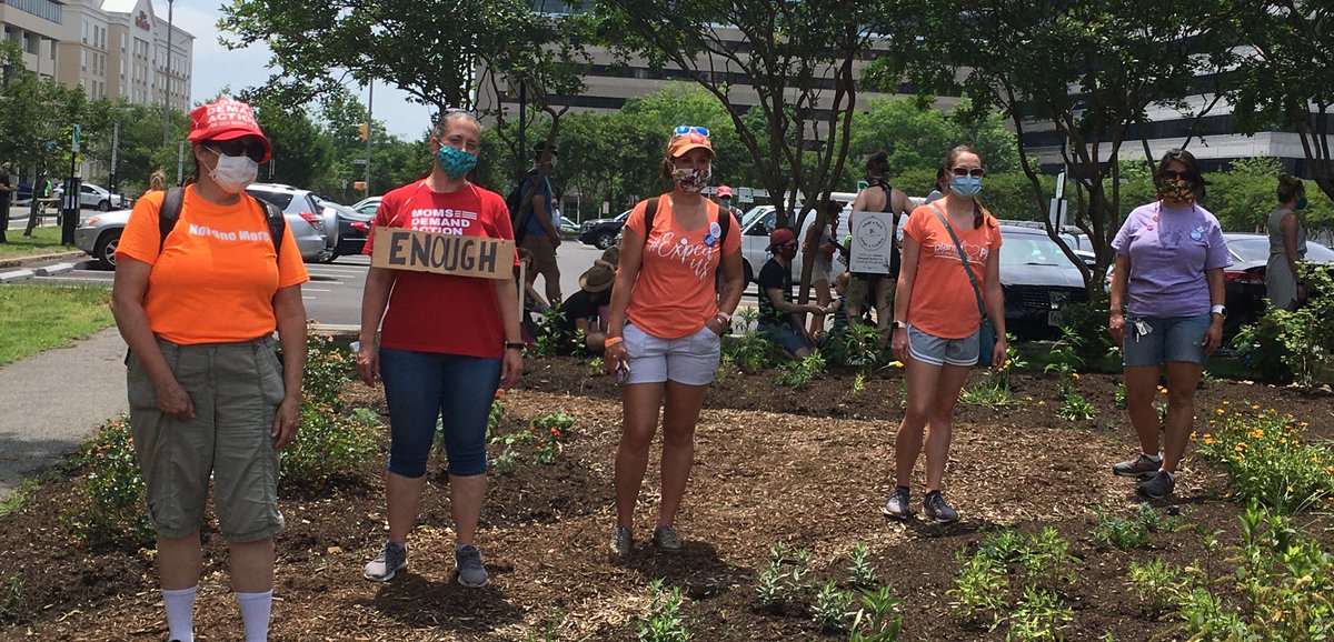 CeliaVotes's tweet photo. We #WearOrange because Black Lives Matter. Black children and teens are 14x more likely than white children and teens of the same age to die by gun homicide AND Black &amp; Latino people in America are 10x more likely to be killed by gun. @MomsDemand #EnoughIsEnough #BlackLivesMatter https://t.co/bXKMF61f3G