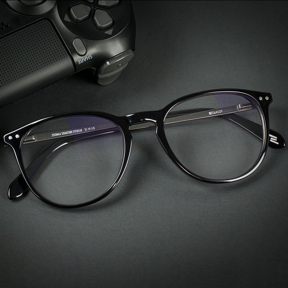 ZooMaa's tweet image. Giving away a pair of my gamer glasses. The quality on these are incredible, a lot of people I know use them including myself. If you want a chance to win, RT this tweet and follow @glassyeyewear! Good luck!