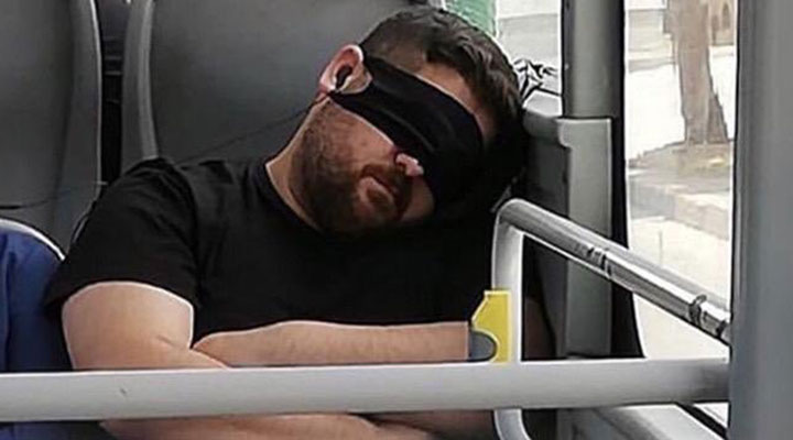 Sağlık Bakanı Fahrettin Koca fotoğrafını paylaşınca, sosyal medyada gündem olmuştu

Hamza Tatlı adlı yurttaş konuştu: Günde 19 saat çalışıyorum ve çok yoruluyorum
bit.ly/3cLozdC