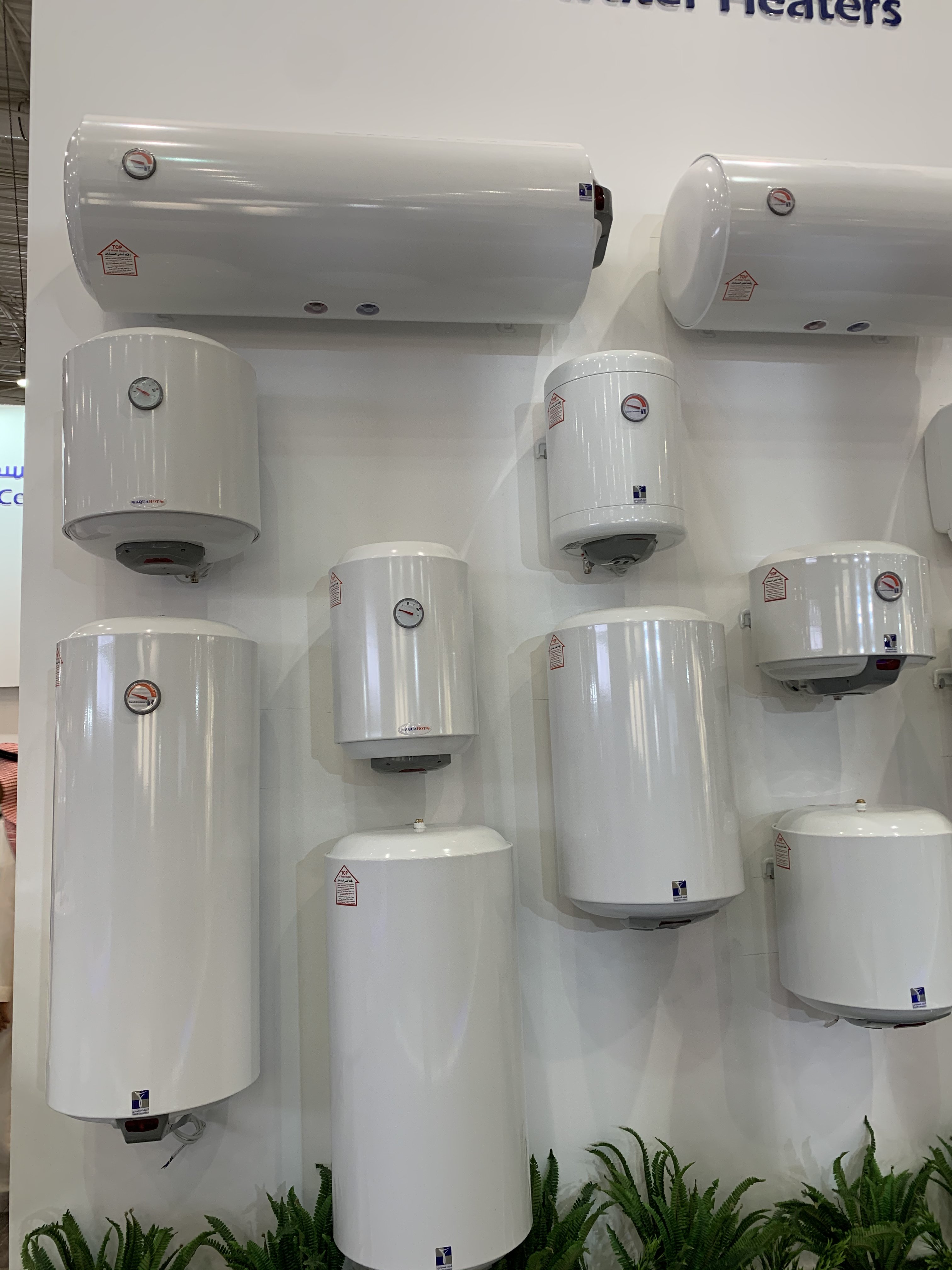 مهندس عبدالغني الجند V Twitter تتنوع السخانات من حيث 1 الحجم سعتها من المياه 2 شكل التركيب رأسي افقي 3 مكان التركيب فوق السقف الجبس المستعار تحت السقف المستعار