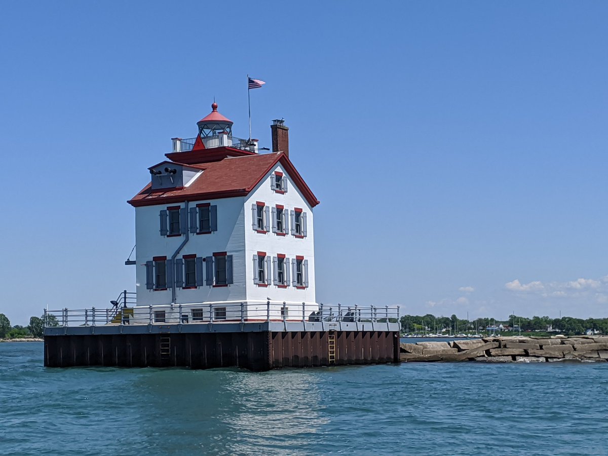 Hello, #LorainLighthouse. It's been too long since I last saw you. #boating #LakeErie #BeautifulDay <a href="/VisitLorainCnty/">Visit Lorain County</a>
