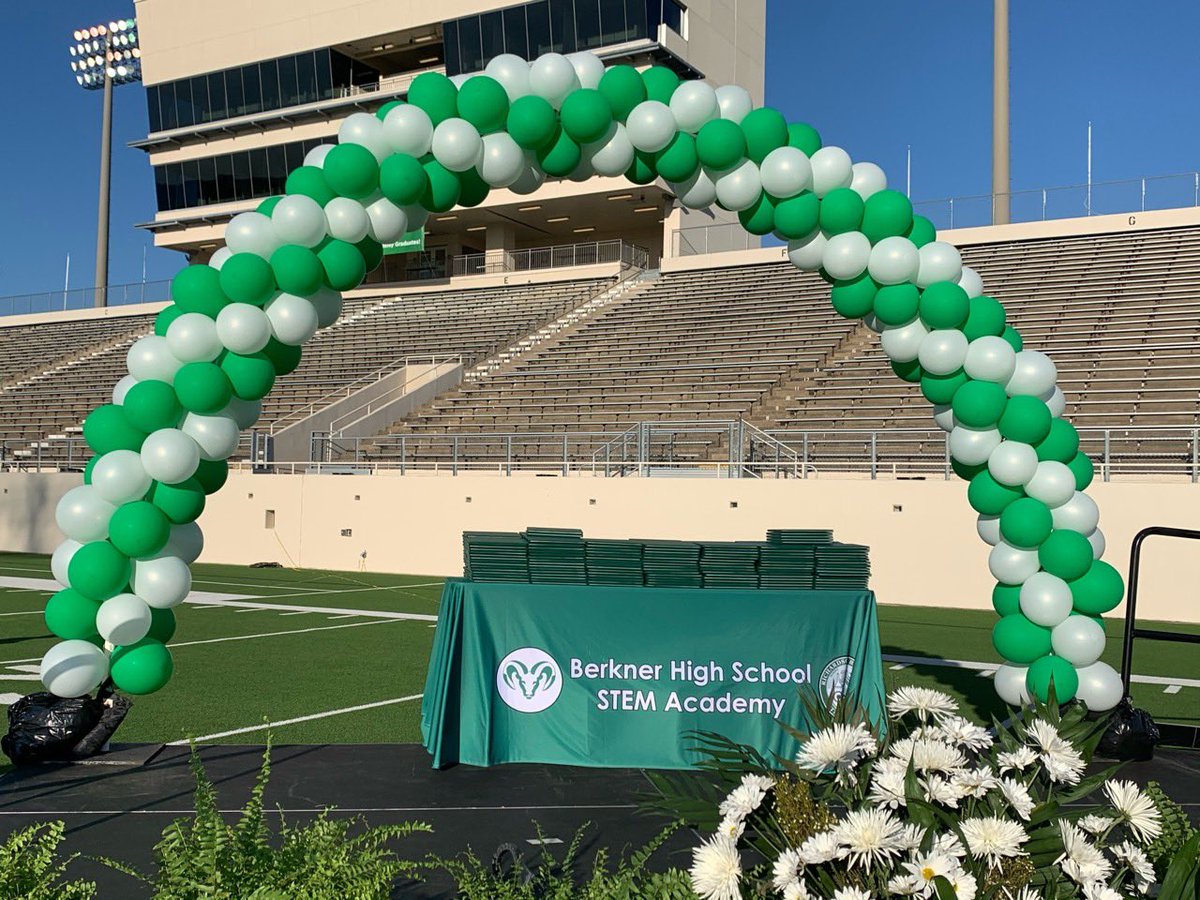 bhsstem's tweet image. The #RAMtastic Class of 2020 Graduation is still going strong! We are so excited to be a part of your journey, grads! Congratulations!! 💚🎓🎉💚2️⃣0️⃣2️⃣0️⃣