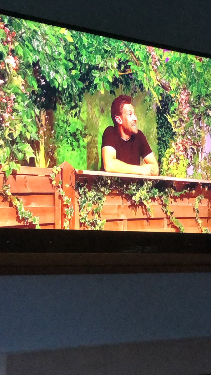 LauraHindley5's tweet photo. @Rosemarino good effort on the hair do!!! 🤣🤣🤣 https://t.co/nFIpDwyrXU