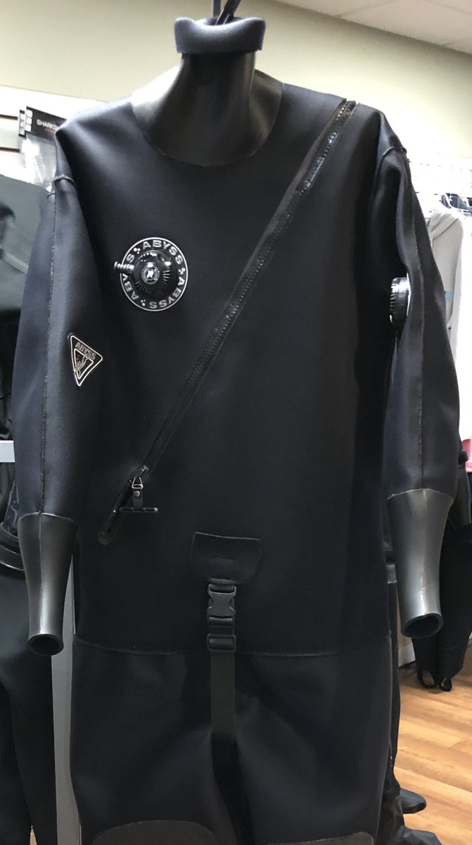 cojodiving's tweet photo. We have a new Abyss Hydra front-entry suit at the shop on sale!  Size Med-Large which fits approx 5'8 - 5'10 and 165-180lbs.  Neo neck and neo wrist seals, and attached boots size 10.  Sale price $2497+HST, save $250!  Contact us for more info! https://t.co/sqnWI0xaVc