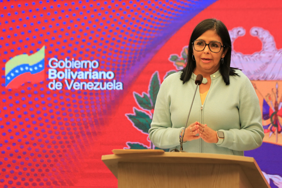 #NotiMippCI 📰🗞| Extienden por dos días flexibilización de cuarentena en Venezuela. Lea más ⏩ bit.ly/2Y5GoPe  #VenezuelaConsciente