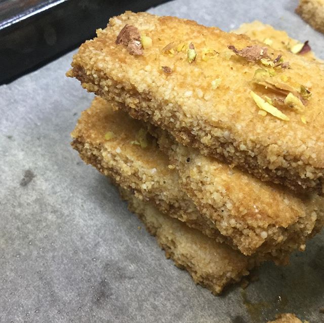 ketofoodfest's tweet photo. Rose water and Cardamom infused Pistachio Cookies #ketolife #ketocookies #ketotreats #ketouae #ketofood #keto #lowcarb #glutenfree #sugarfree https://t.co/cvJFIVcgA6