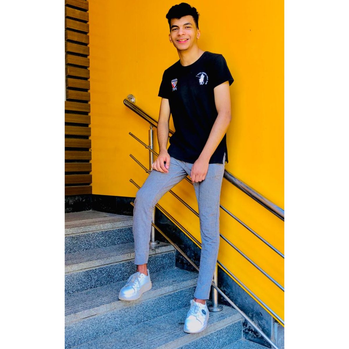 A7maEl's tweet photo. هفترض انهم حلوين وخلاص🖤 https://t.co/RlbSORQT0o