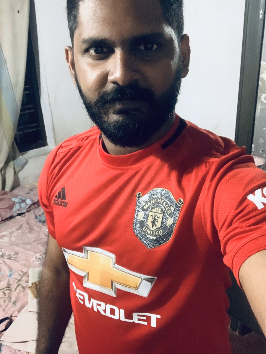Dear <a href="/ManUtd/">Manchester United</a> i would love to be part of #unitedathome 😊🙏🙏❤❤

#MUFC #MUFC_Family #StaySafeStayHome  ❤️