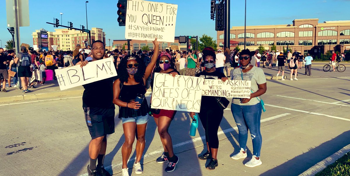 cicibae_savage's tweet photo. #StLouisprotest #stlprotests #BlackLivesMatter #GeorgeLloyd #BreonnaTaylor ✊🏾✊🏾✊🏾🖤🖤🖤 https://t.co/f75nHSoDqg