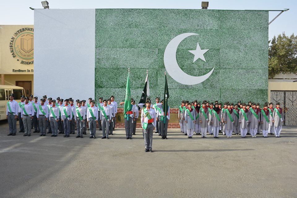 We created the largest Flag of Pakistan with more than 250K Thumb impressions, an activity that not only demonstrated National Pride but also united the community. #TheSchoolStory Page-6