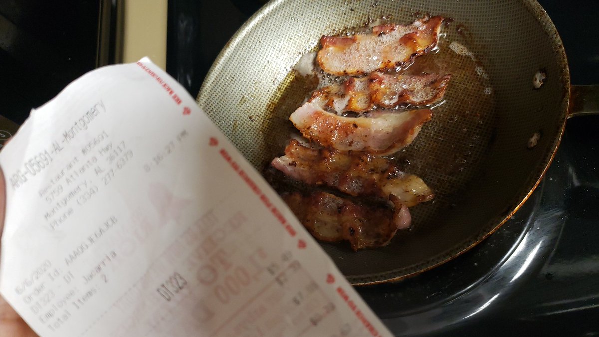 Ham4Mayor's tweet photo. Cooking my own bacon?!?! Like wth is this... and they r not answering the phone so I can complain. Seriously disappointed. And still hungry. Came to Twitter. 🙄🤷🏼‍♀️ https://t.co/LEXvNYIcIL