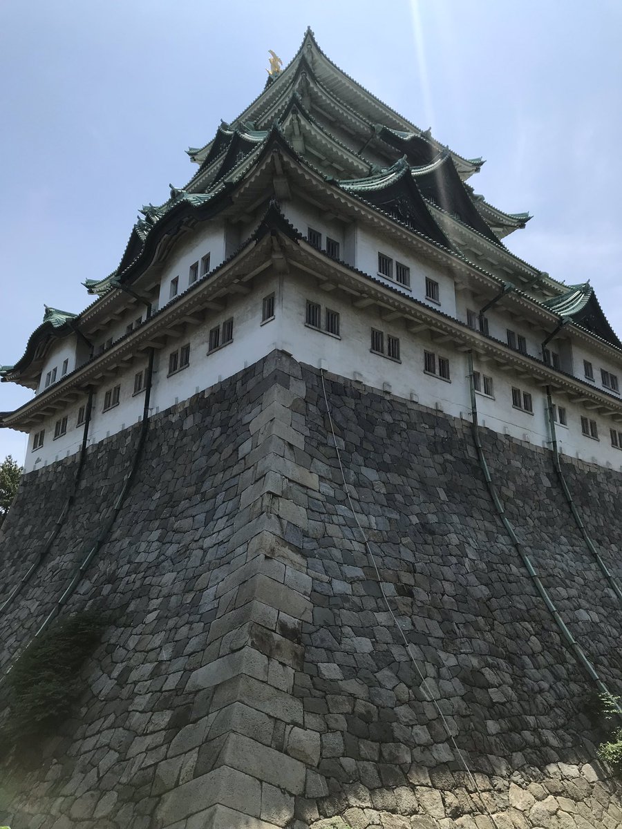 Uzivatel 東雲 慧 Na Twitteru 真横から見ても名古屋城は力強く感じるな 空堀から直に城があるから姫路城や大阪城と違って真下からの距離が果てしなさそうだなぁ Uzivatel 東雲 慧 Na Twitteru 真横から見ても名古屋城は力強く感じるな 空堀から直に城があるから姫路城や大阪城と違って真下からの距離が果てしなさそうだなぁ