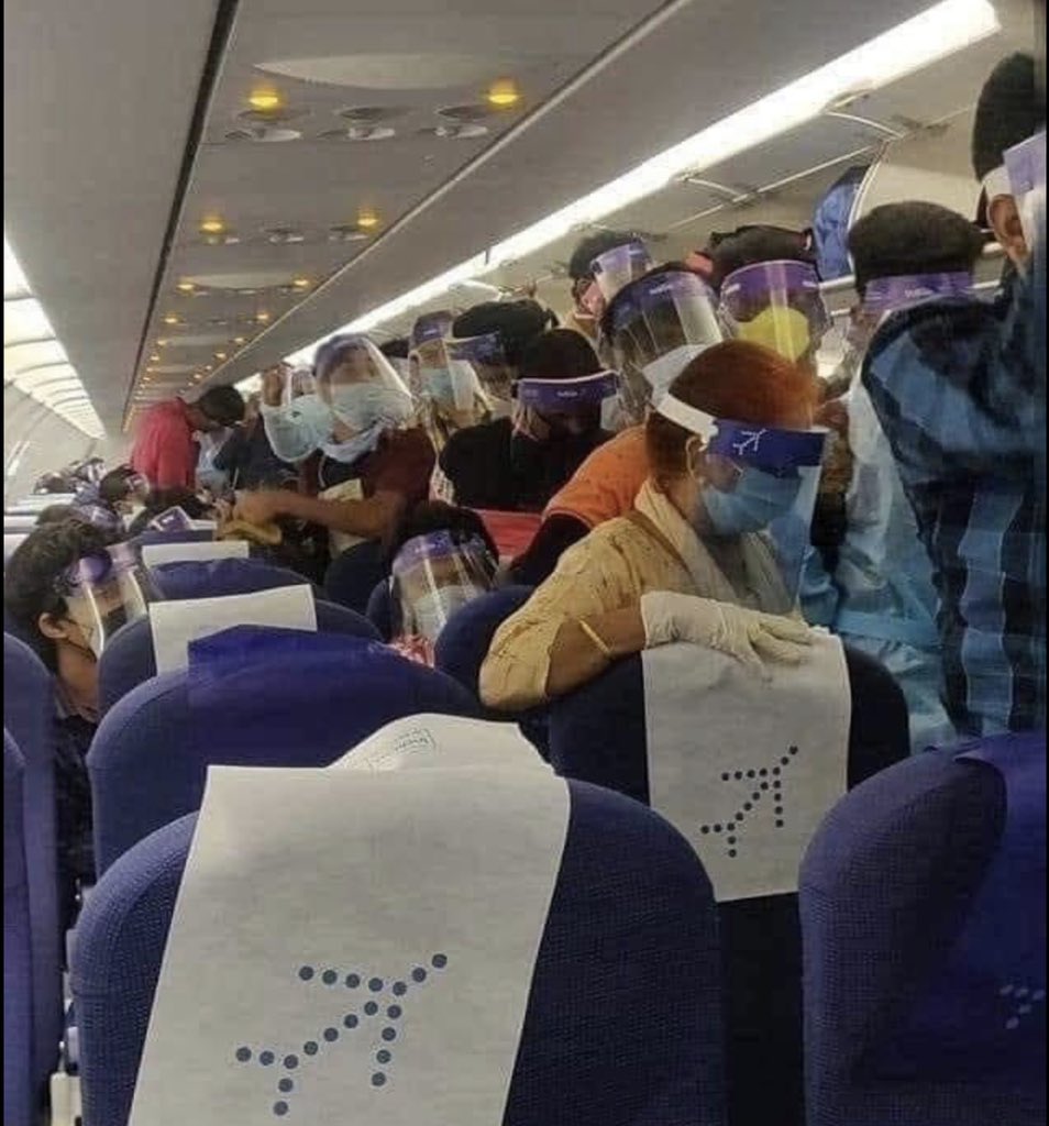 SirChandlerBlog's tweet photo. 🤒 Aunque el mono se vista de seda... mono queda 😷
 (desconozco autor, país y aerolínea) https://t.co/Vj3SU7XMsZ