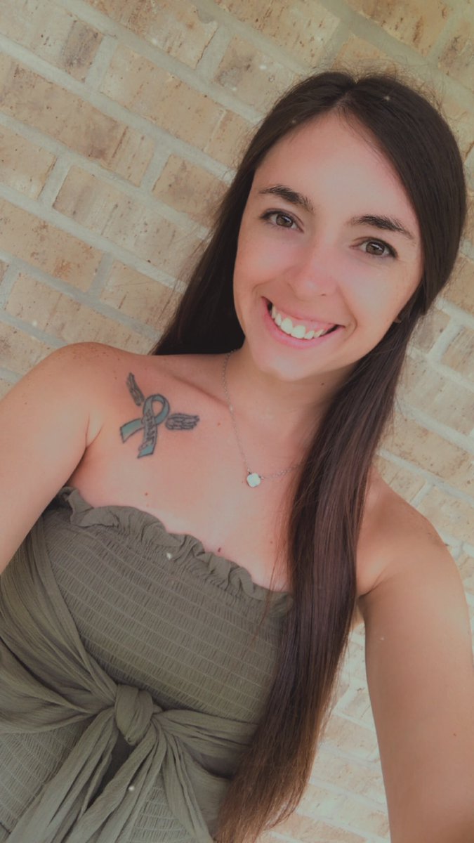 whitney_blaire's tweet photo. Witnessed my nana getting married to her soul mate today. Plus learned the gender of my cousins baby so now I get to plan a reveal party. ❤️💓💙 https://t.co/4SgrV1CMEv