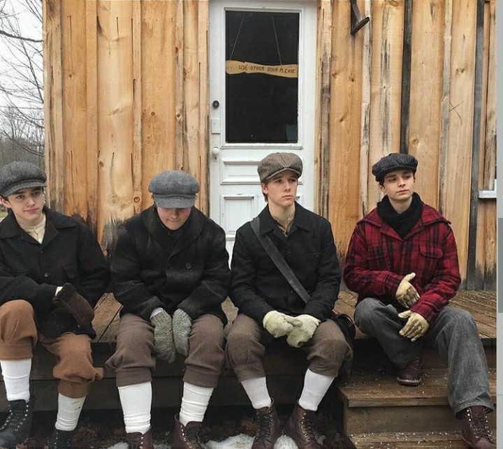 Carrots_awae's tweet photo. Behind scenes🥕
🍂Amo estas fotos

#amybethmcnulty #AnneWithAnE #SaveAnneWithAnE #renewannewithane #awae #gilbertblythe #dianabarry #dalilabela #anneshirleycuthbert https://t.co/UFkiHIA4NH