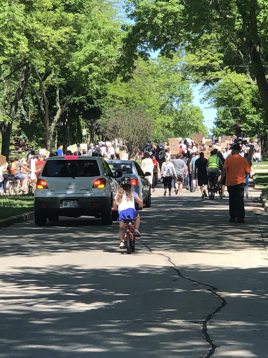 MuffinBerg's tweet photo. It’s important for her to understand. For her to fight. #blm #MilwaukeeProtest #whitefishbay #BlackLivesMatter #SayTheirNames https://t.co/4WXTor2vOK