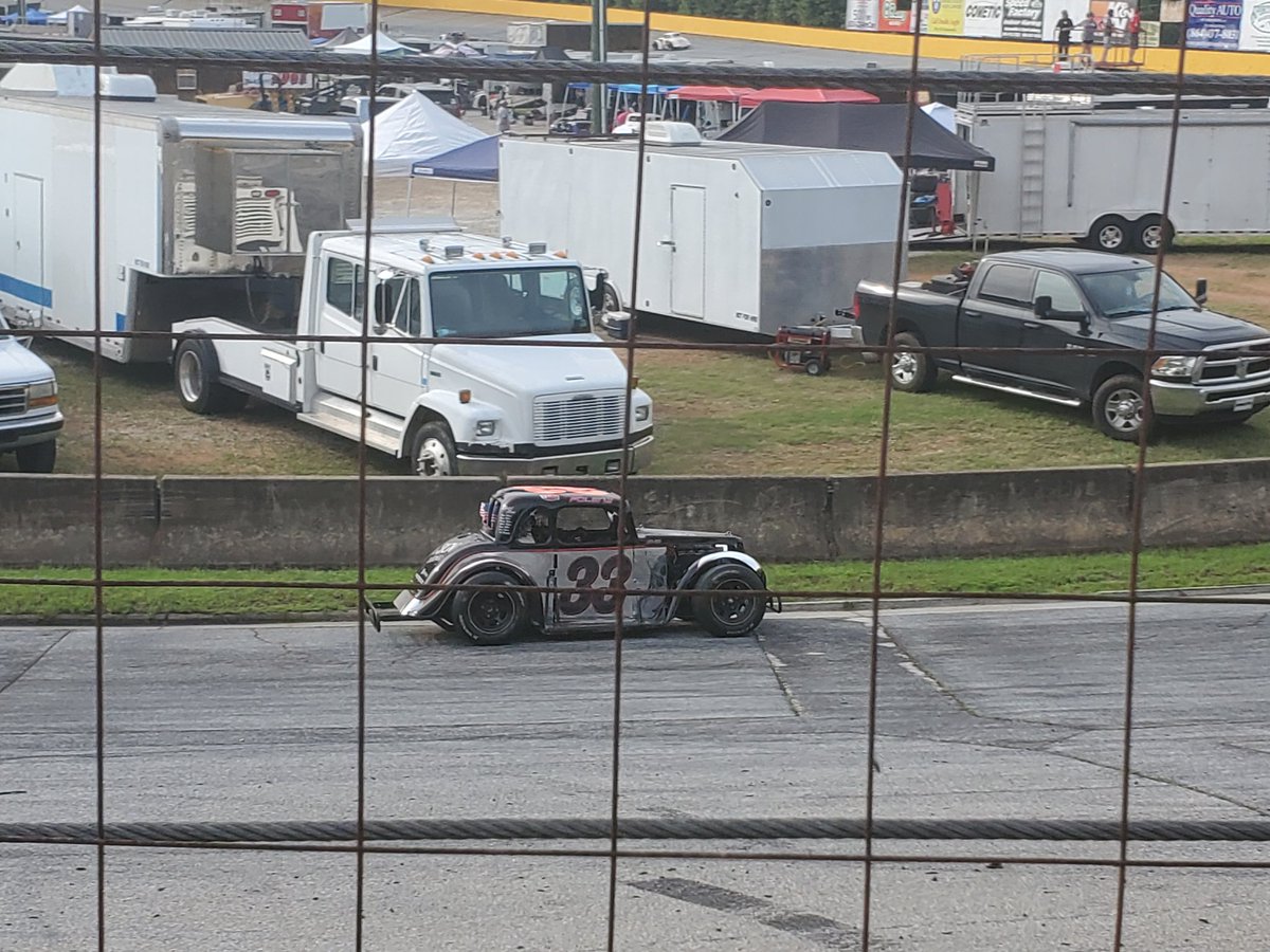 SE Legends Tour on track now w/ huge field here. Notables:

81 - <a href="/LJDezigns81/">LJDezigns</a>'s Lee Jordan

14 - 2019 <a href="/PASSSLM14/">Pro All Stars Series</a> Richmond winner Austin Reed

33 - LM champ @ former Old Dominion Speedway David Polenz

01 (not pictured) - defending series champ &amp; 1-time Pro Cup winner Tyler Lester