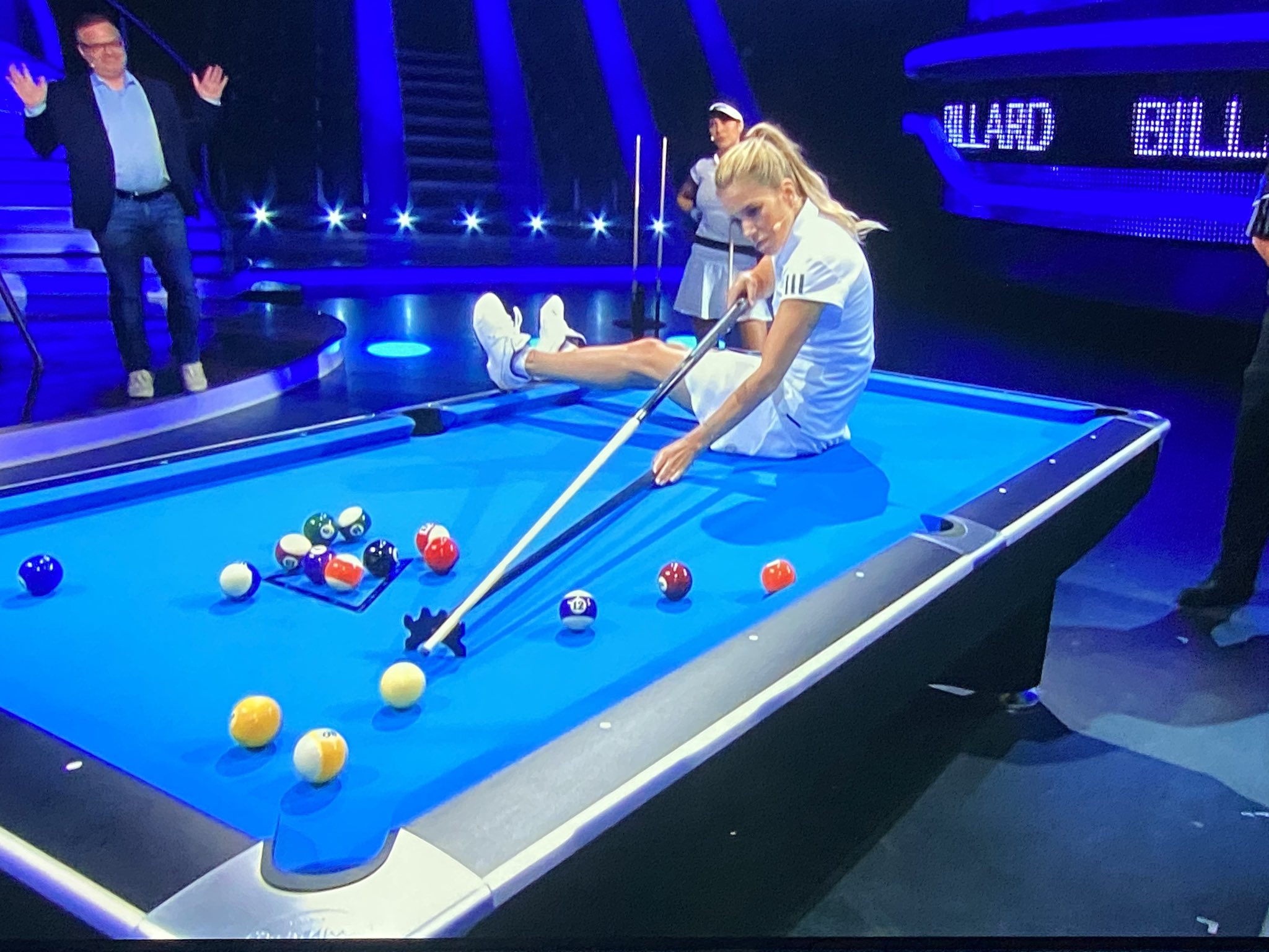 EZ3S2a0WAAE2QR2?format=jpg&name=large