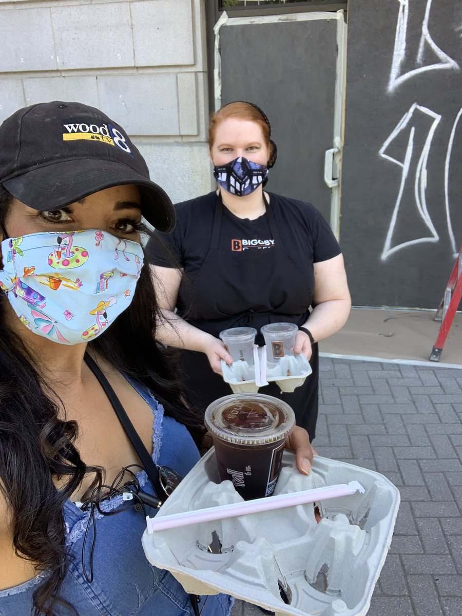 JordanCarsonTV's tweet photo. Today I’m painting with THE Paul Collins, for a good cause! I asked...he graciously accepted! Thank you, my friend! Check out our artwork at @BiggbyWMI on Monroe Center. #GRtogether @WOTV4Women @WOODTV @eightwest https://t.co/0aXSdG955H
