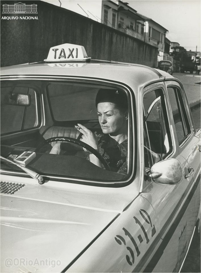 ORioAntigo's tweet photo. Motorista de táxi no então estado da Guanabara, novembro de 1969. 
- Arquivo Nacional https://t.co/K09SIkL3gr
