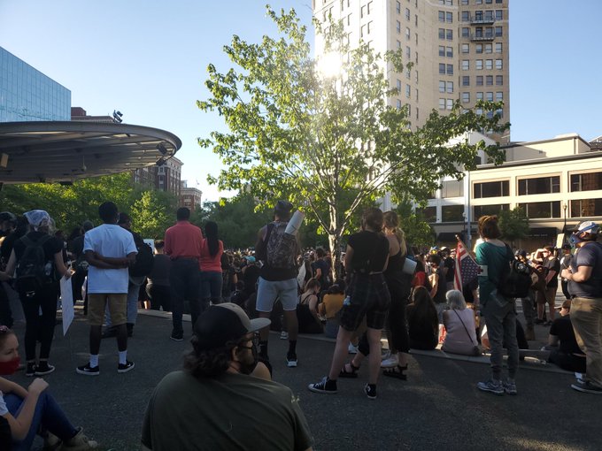 Grand Rapids 🖤 https://t.co/5bgVW2SLJJ<a href="/tag/newprofilepic"class="tags"><span>#newprofilepic</span></a>