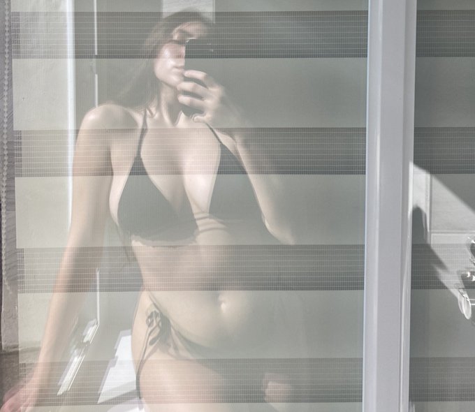 got fat, started playing lol what&rsquo;s next https://t.co/OzE4kVJl2H