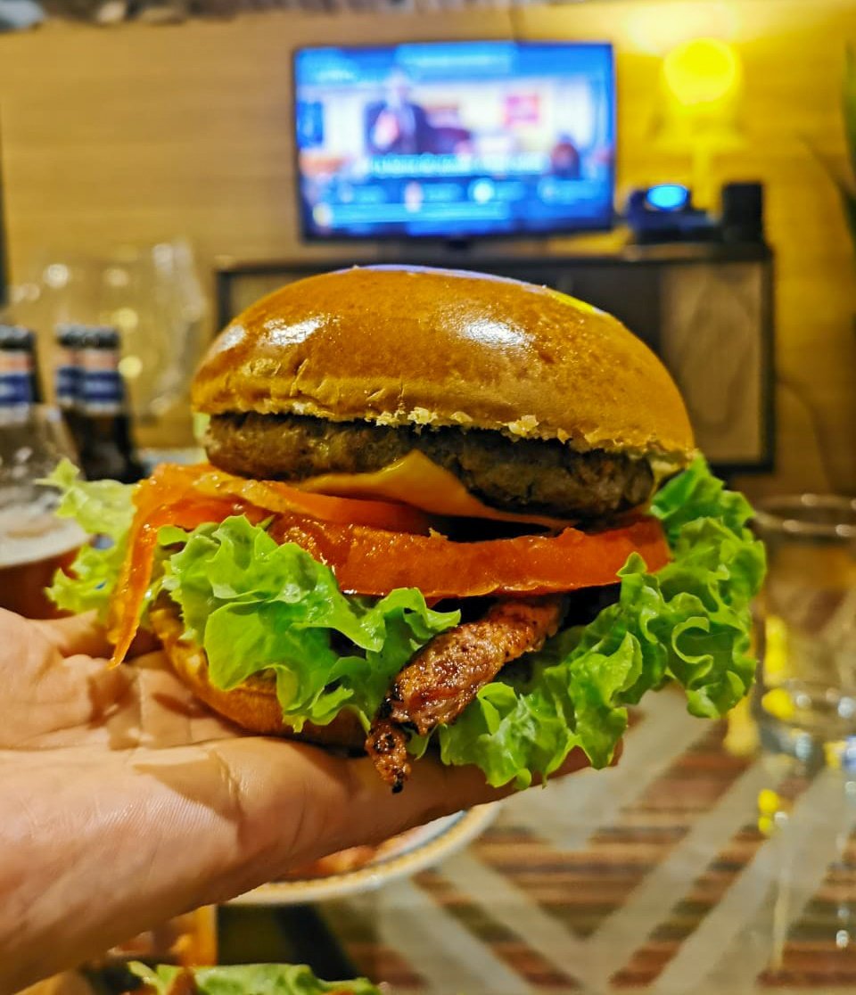 OfeliaRojasC's tweet photo. La box de hamburguesas de @Walteriopy es todo lo que esta bien en el mundo. https://t.co/I2WoV6smrF