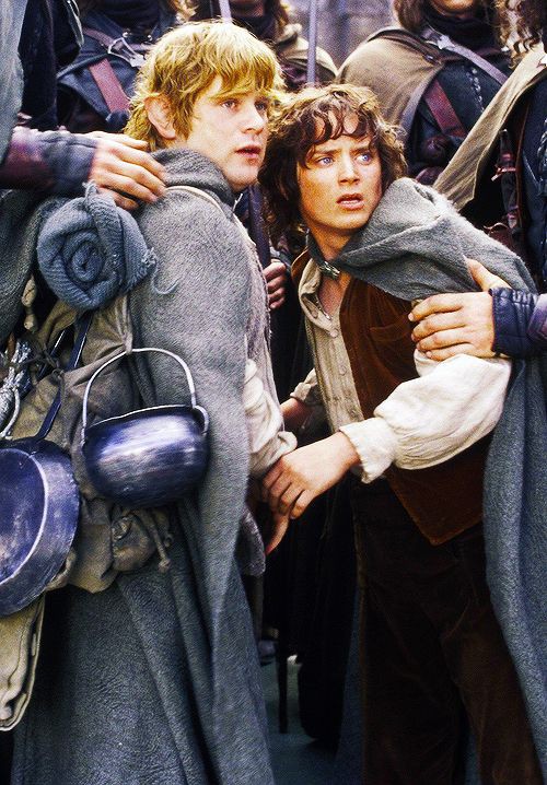 lucas41182's tweet photo. La saga del señor de los anillos se rodó de una sola vez, tardo 400 días.
#camaraenmanomira #porfrodo
#samteamo #viggomortortessenesargentino https://t.co/ClL8M7i3rW