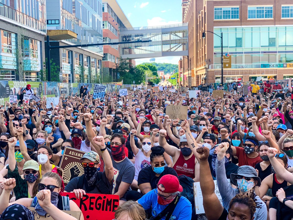 jasiri_x's tweet photo. A powerful display of unity in Pittsburgh today #1hood https://t.co/iAArTqzsmP