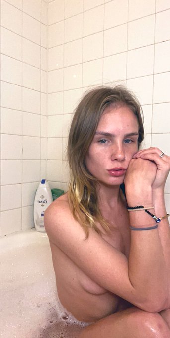 Who needs a bath? Come join mine 💦 link below https://t.co/MPxRTN3tZX<a href="/tag/nutnovember"class="tags"><span>#nutnovember</span></a>