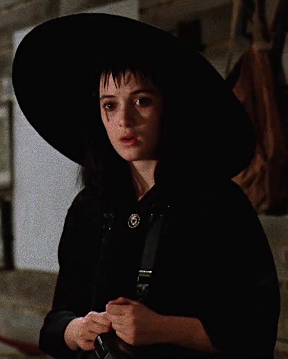Winona Ryder as Lydia Deetz in Beetlejuice (1988). 