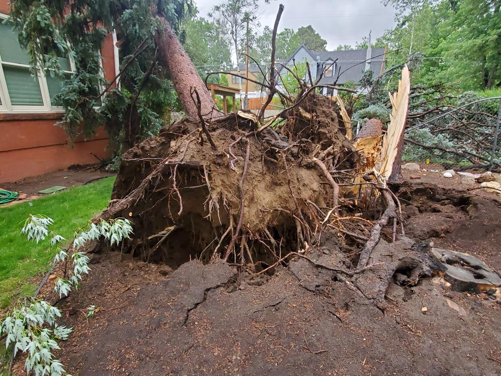 thagestad's tweet photo. @KylieBearseWX Strong storms alright. https://t.co/JWjBFaJNY8