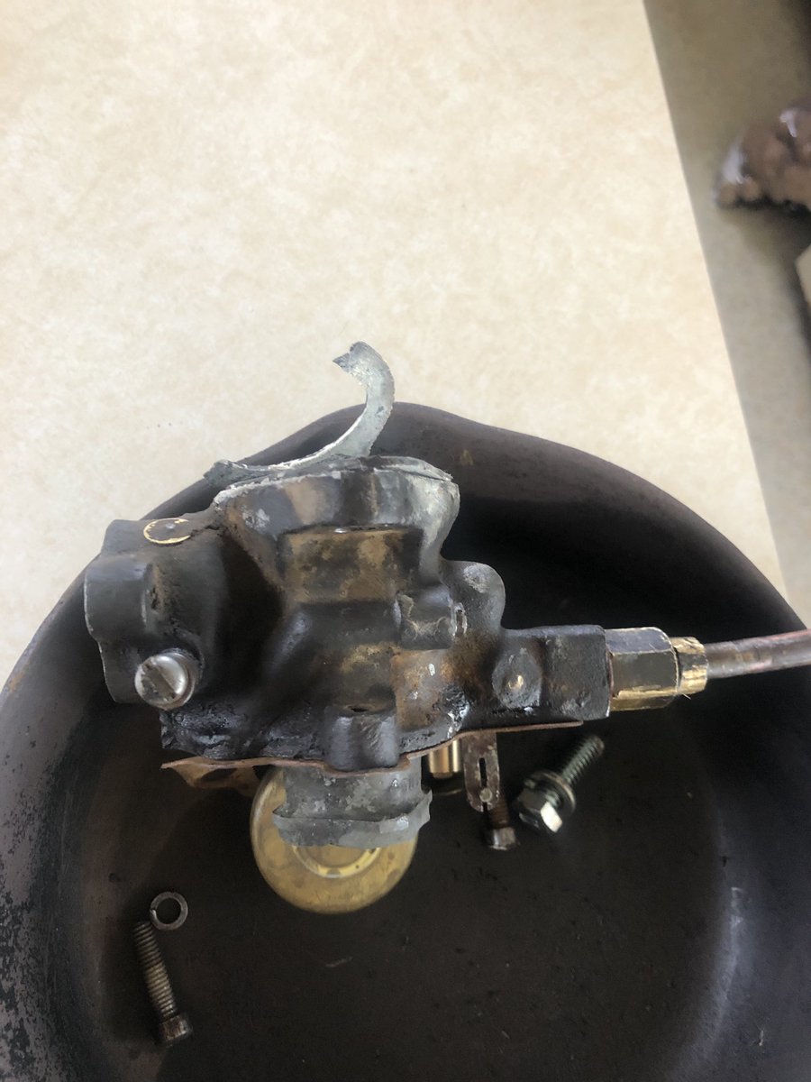 Can anyone hook me up with someone that sells refurbished carburetors for international H tractors? Can’t find one that looks like this. Any help is appreciated.