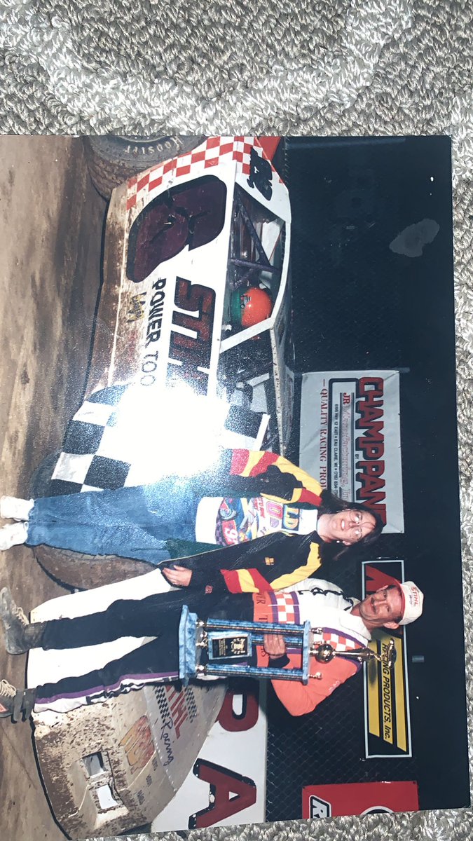 MichaelWalterD1's tweet photo. @EldoraSpeedway @FloRacing @DirtonDirt #happybirthdayeldora https://t.co/nThuqvm8uN