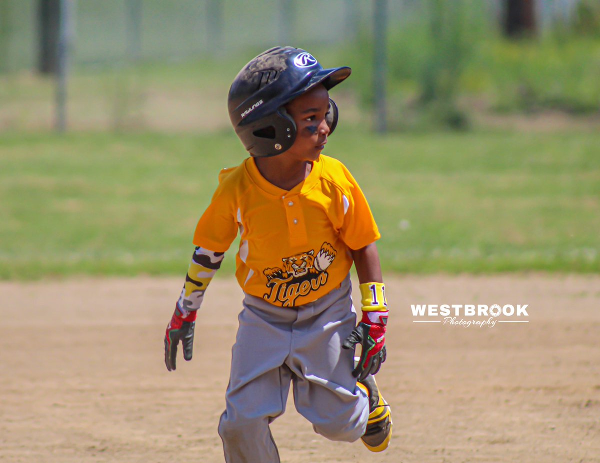 CoachBWestbrook's tweet photo. Junior’s first game of the year by #WestbrookPhotography ⚾️ | #SixMenTigers #6ubaseball #coachpitch #jujuhegone💨 #geteverythingu #nodoubtstateofmind #prospectdugout #ohiobaseball #youthbaseball #WestbrookBoyz #geuhouseofhits #number11 https://t.co/1ck7jW8el3