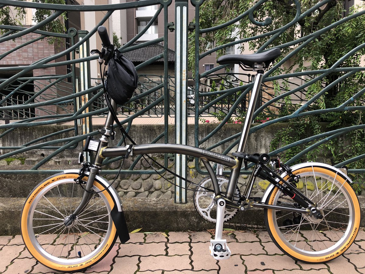 BROMPTON初走行、約30分後に突然の腹痛。
まだ朝だけど今日イチ真剣だった。鍵は持ってお家でよう。