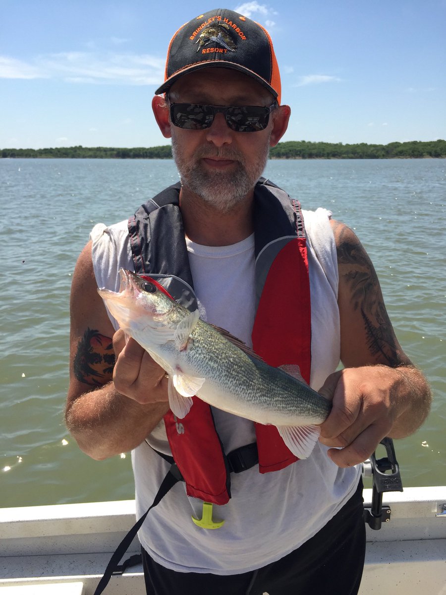 beakthebeast's tweet photo. Hot, but very fun day of fishing with Gary and Rodger. Caught probably over 50 fish - lots of 15-16” walleye. Gary caught this beautiful 24.5” walleye and Rodger landed a 4lb smallie. https://t.co/DN7SdB1StB
