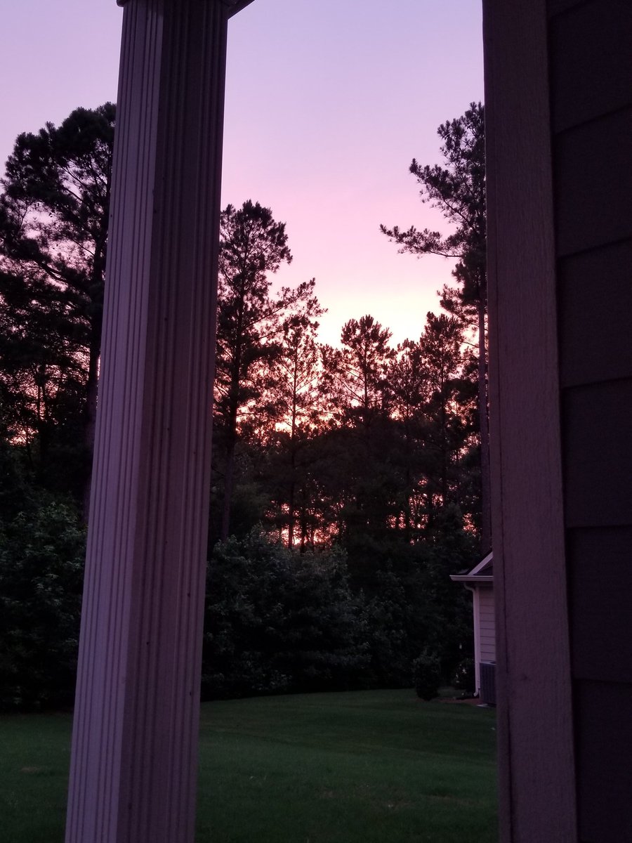 Skkylah69's tweet photo. Relaxing with a nice fire in the firepit but the sunset was the best today!
I even change my camera over to manual to catch the true colors....
#gasunset #firepit #relaxing https://t.co/7erMXegrZO