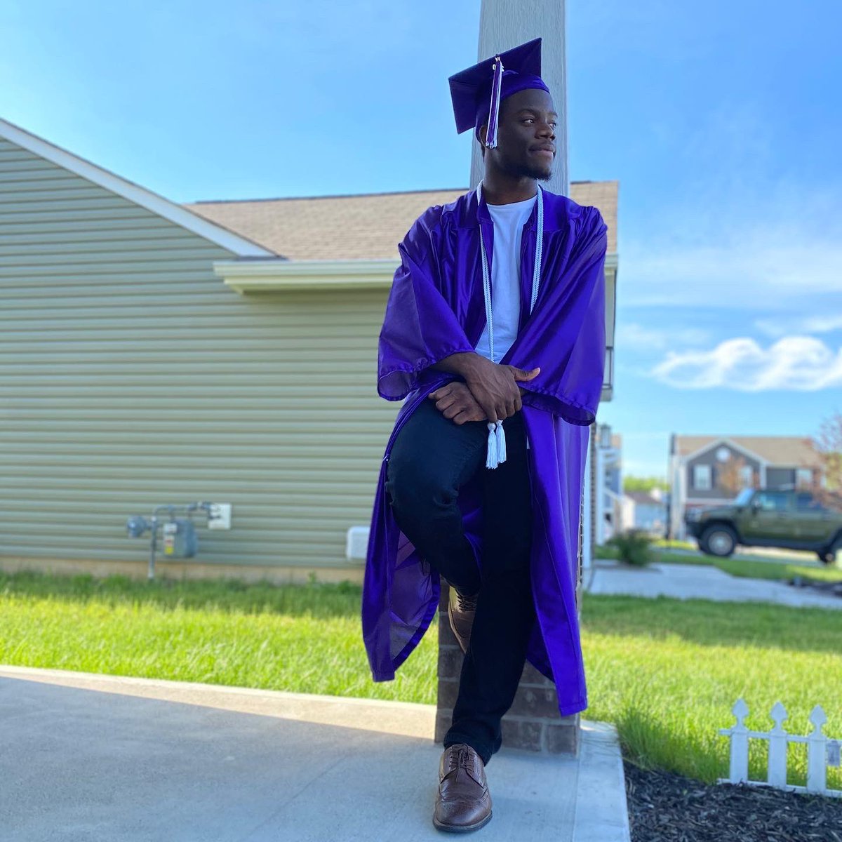 j30dona's tweet photo. Thanks to all my teachers, coaches, and family, the journey continues. Class of 2020 #signingout 🎓 https://t.co/KsiBtITOZe
