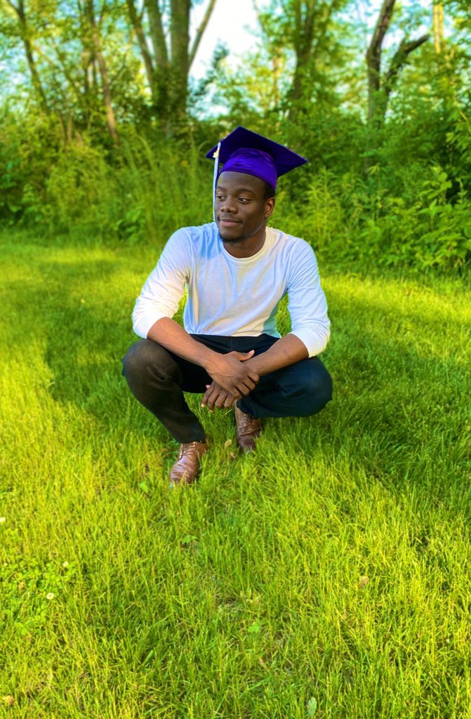 j30dona's tweet photo. Thanks to all my teachers, coaches, and family, the journey continues. Class of 2020 #signingout 🎓 https://t.co/KsiBtITOZe