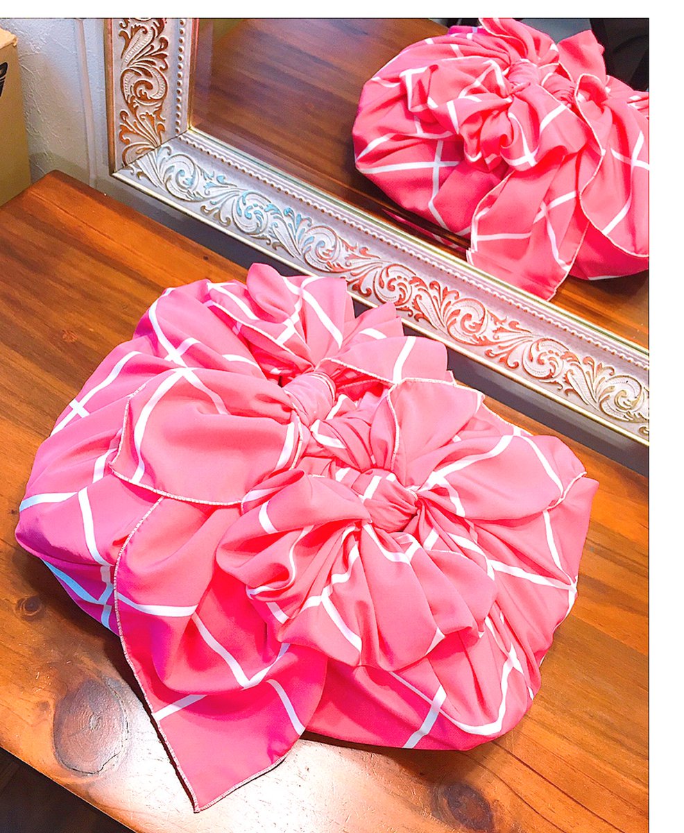 u_kamy's tweet photo. #SewingCreator #Kamyμu 💗
つくりました情報！

女優の #菅原碧 ちゃんからのオーダー

💖白黒ギンガムのセットアップ

たくさんのsmileを
生みますように🙌🏻😍💕

#白黒 
#ギンガムチェック 
#setup 
#shortpants 
#pink #bigbutton #ピンク #ボタン 
#フリル 
 #セーラー

#fashion #costume https://t.co/izXggaf3SP
