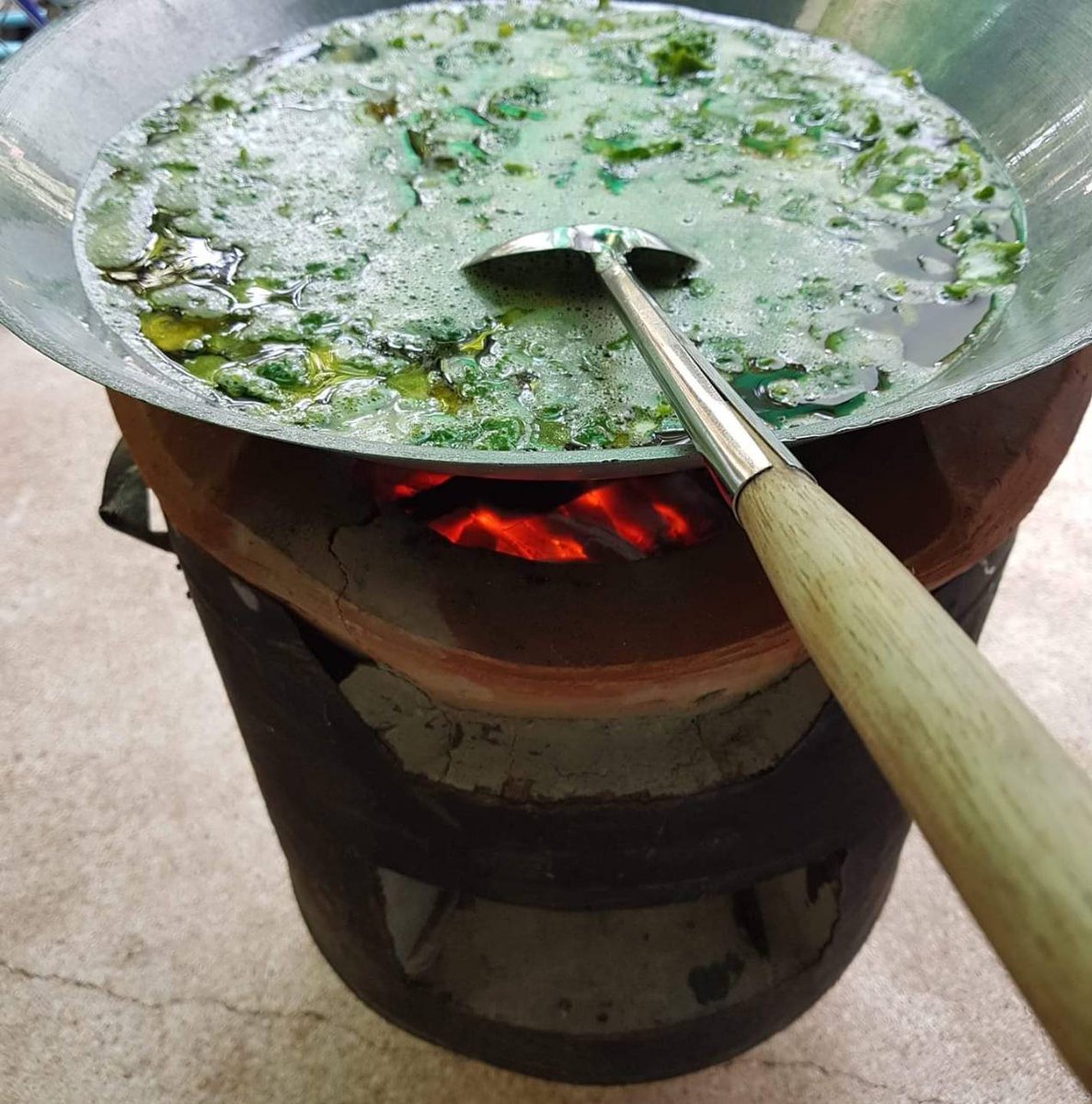 AnythingJingka's tweet image. #น้ำมันมหาจักร โฮมเมด ใส่ใจทุกขั้นตอน ใช้วัตถุดิบเกรดออแกนิค 
แก้อาการปวดเมื่อย คลายเส้น ตกหมอน เส้นตึง เส้นยึด นิ้วล็อค ใส่แผลสด แผลถลอก 

น้ำมันซึมผิวเร็ว ไม่แสบร้อน จะเย็น ๆเพราะว่าใส่เมนทอล

ราคา 90 บาท (ไม่รวมค่าจัดส่ง)
แถมสบู่ซักหน้ากาก #โควิด #หน้ากากอนามัย 
#ตลาดนุช