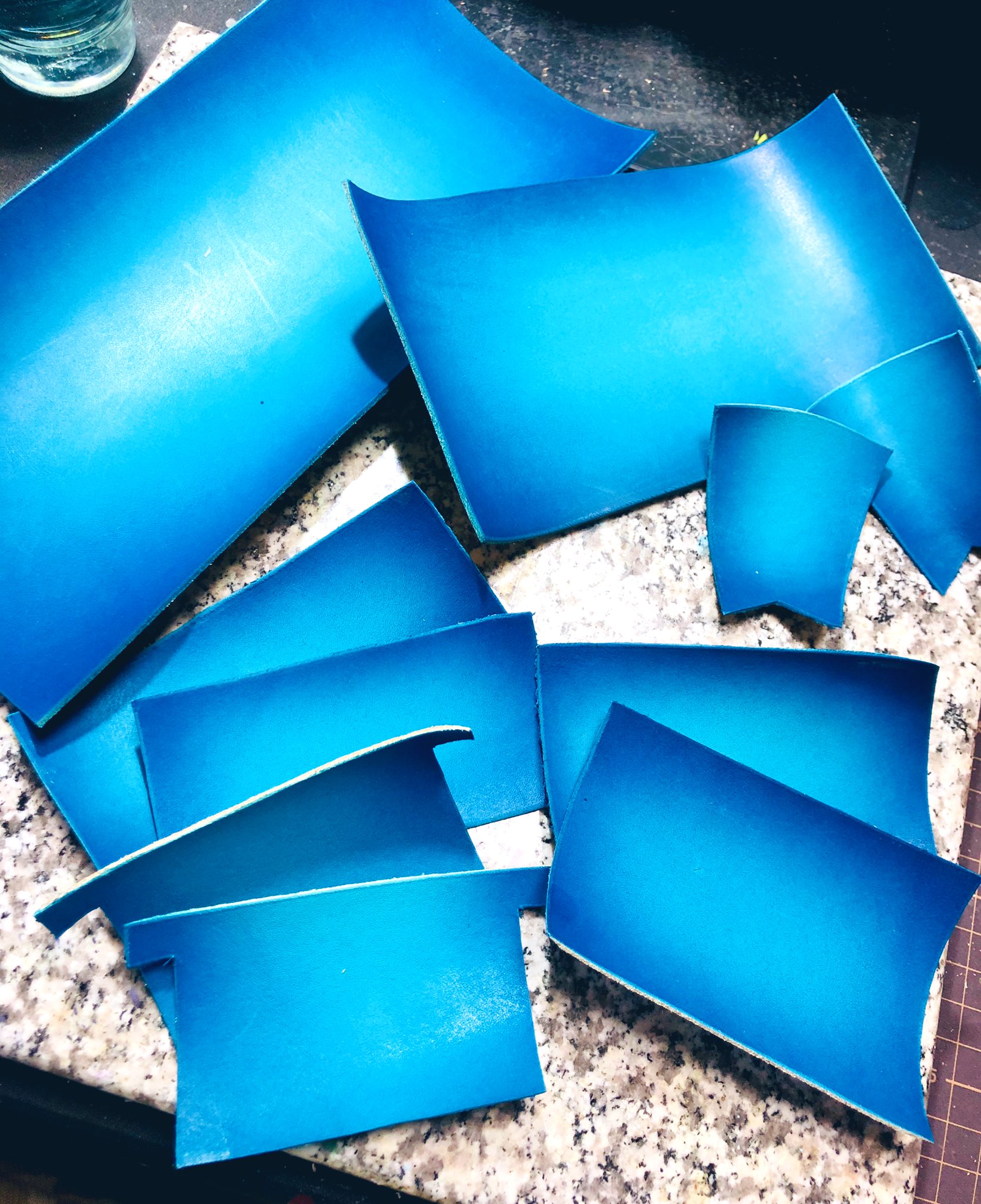 革 レザー ✯ シェル 飾り タグ ✯ 染色 グラデーション ALOHA